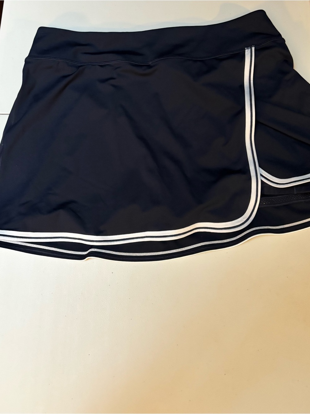 Athleta Crosscourt Tipped Skirt Sz XL Navy Blue with White Stripe